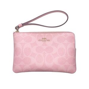 🎀Coach Powder Pink Corner Zip Wristlet In Signature Canvas🎀